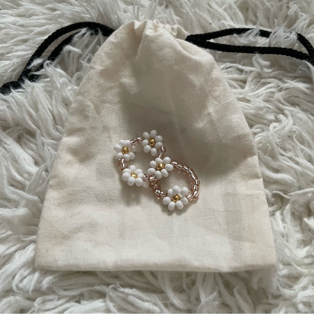 3/$25 Pearl Flower Rose Gold Ring Set